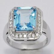 SILVER RING WITH TOPAZ NATURAL