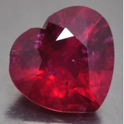 NATURAL RED RUBY HEART CUT CT.4.60