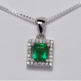 EMERALD IN SILVER PENDANT